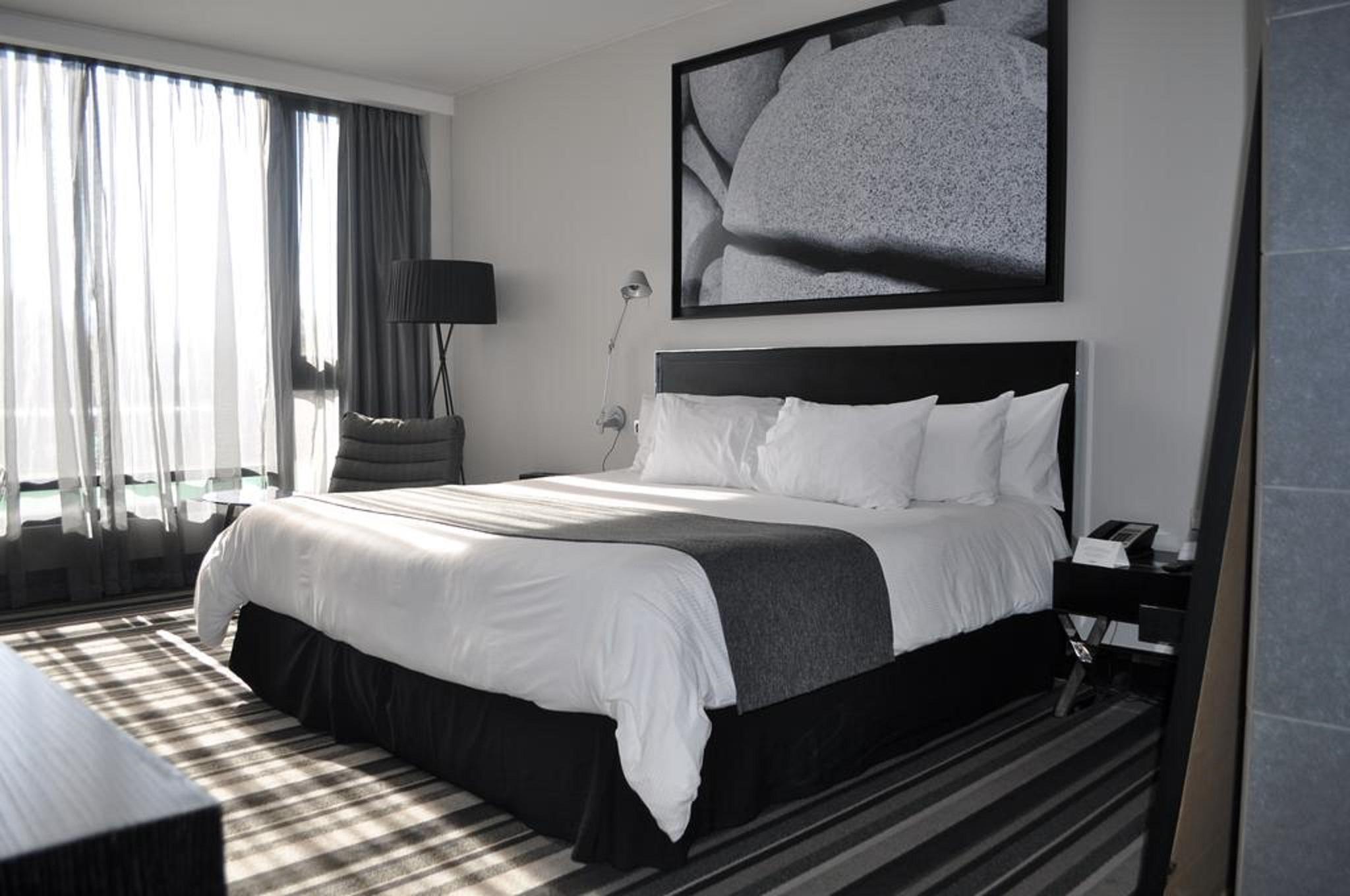 Wyndham Santiago Pettra Hotel Exterior photo A bedroom